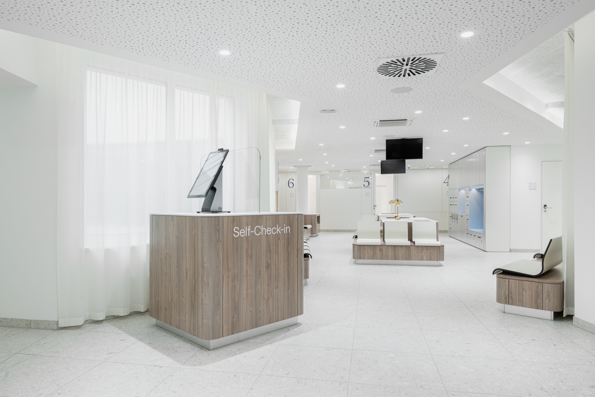 Self-Check-in und Patientenorientierung im H4O Dental Life Center